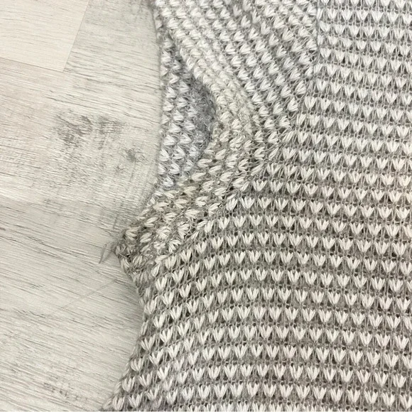 Rolla Coaster Y2K Light Grey Lace Knit Crop Top Size S - Picture 11 of 15